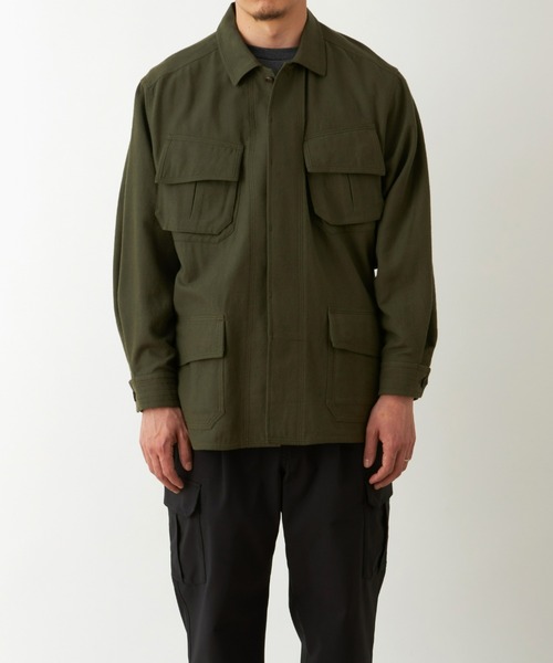 WHITE MOUNTAINEERING（ホワイトマウンテニアリング）の「TWILL B.D.U JACKET（ミリタリージャケット・メンズ・カーキ・1/2）」の4枚目の写真