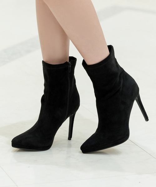 Julia Boutique（ジュリアブティック）の「ポインテッドトゥショートブーツ/22501（ブーツ・レディース・ベージュ/ブラック/アイボリー/グレー/ブラック系・L/3L/S/M/LL）」の3枚目の写真