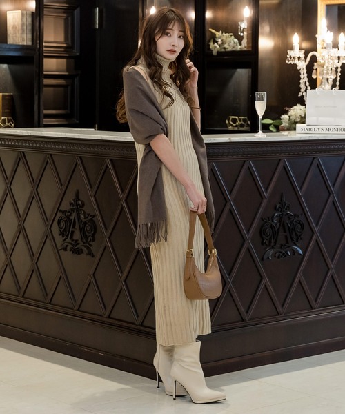 Julia Boutique（ジュリアブティック）の「ポインテッドトゥショートブーツ/22501（ブーツ・レディース・ベージュ/ブラック/アイボリー/グレー/ブラック系・L/3L/S/M/LL）」の6枚目の写真