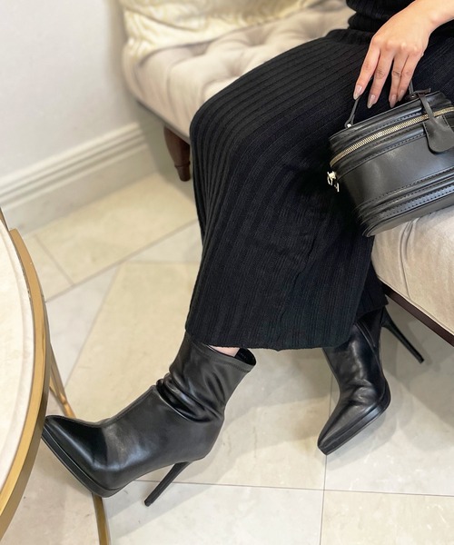 Julia Boutique（ジュリアブティック）の「ポインテッドトゥショートブーツ/22501（ブーツ・レディース・ベージュ/ブラック/アイボリー/グレー/ブラック系・L/3L/S/M/LL）」の13枚目の写真