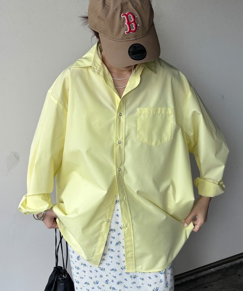 ISOOK（アイスー）の「【ロングセラーアイテム / 新色追加】スタンダードオーバーサイズシャツ/ ルーズ カラーシャツ ストライプシャツ ビッグサイズ レギュラーカラー 青シャツ 白シャツ 春服 春トップス オフィスカジュアル（シャツ/ブラウス・レディース・ブルー/ホワイト/チャコールグレー/ピンク/ブルー系その他/イエロー/ベージュ系その他・FREE）」の6枚目の写真
