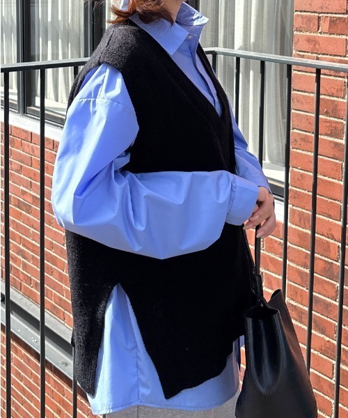 ISOOK（アイスー）の「スタンダードオーバーサイズシャツ/ ルーズ カラーシャツ ビッグサイズ レギュラーカラー 青シャツ 白シャツ 秋服 秋トップス オフィスカジュアル（シャツ/ブラウス・レディース・ブルー/ホワイト/チャコールグレー/ピンク・FREE）」の13枚目の写真