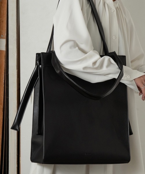 Amiur（エミレ）の「leather handle link bag（ハンドバッグ・レディース・ブラック/アイボリー/キャメル・FREE）」の13枚目の写真