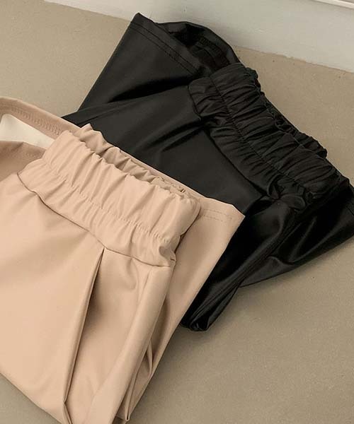 BEIDELLI（ベイデリー）の「[BELLIDE MADE] ウエストゴムフェイクレザーショートパンツ（その他パンツ・レディース・ベージュ/ブラック・FREE）」の15枚目の写真