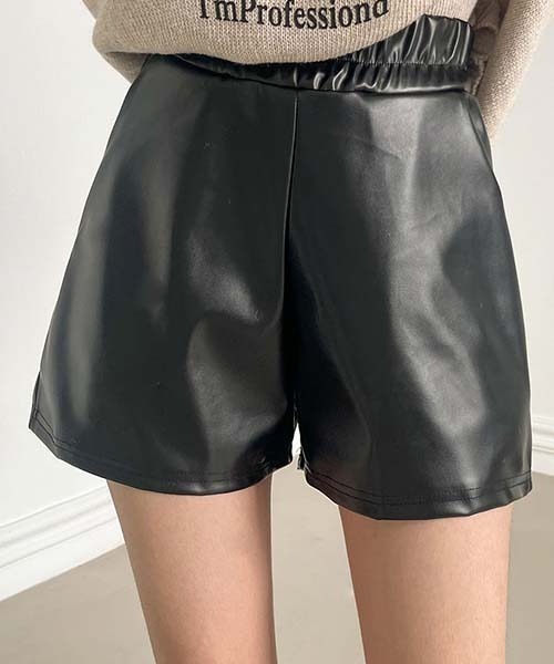 BEIDELLI（ベイデリー）の「[BELLIDE MADE] ウエストゴムフェイクレザーショートパンツ（その他パンツ・レディース・ベージュ/ブラック・FREE）」の12枚目の写真