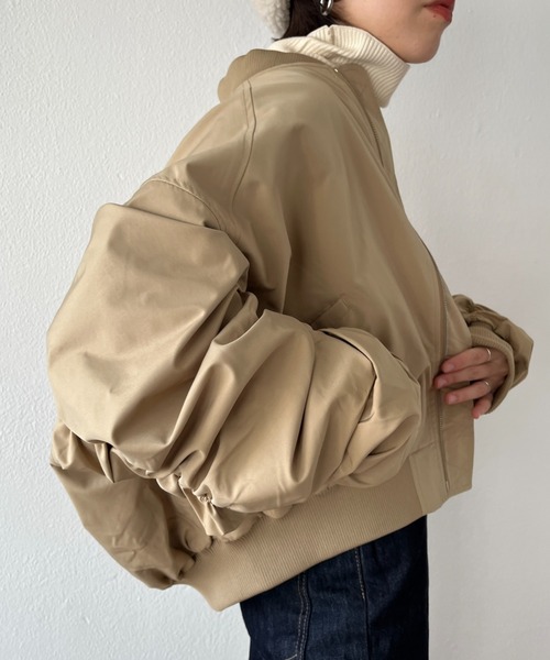 wee9s（ウィークス）の「box silhouette shirring MA-1 / ボックスシルエットシャーリングMA-1（MA-1・レディース・アイボリー/ブラック/カーキ/ベージュ・FREE）」の3枚目の写真