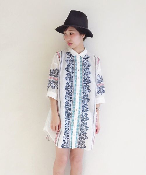 Another Edition(アナザーエディション)の「ローンクロスステッチシャツワンピース/AEBC LAWN クロスステッチ SH OP◆(シャツワンピース・レディース・オフホワイト/ブラック・フリ-)」の2枚目の写真