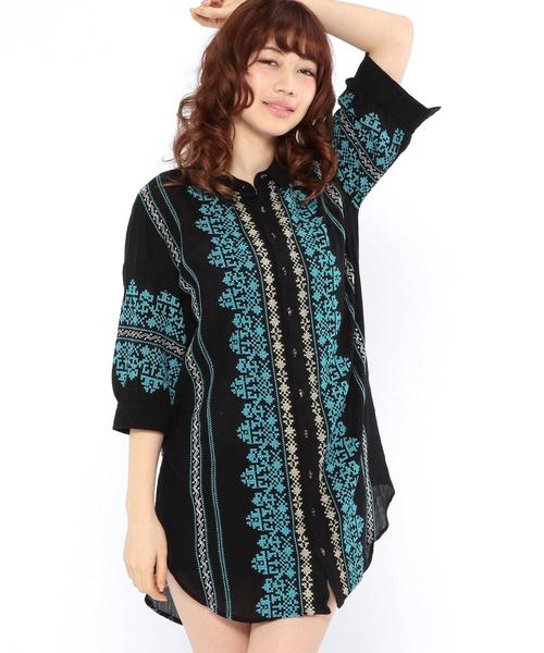 Another Edition(アナザーエディション)の「ローンクロスステッチシャツワンピース/AEBC LAWN クロスステッチ SH OP◆(シャツワンピース・レディース・オフホワイト/ブラック・フリ-)」の1枚目の写真