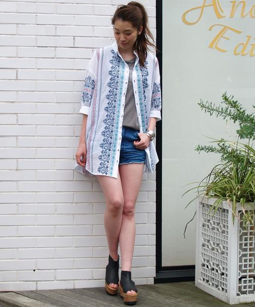 Another Edition(アナザーエディション)の「ローンクロスステッチシャツワンピース/AEBC LAWN クロスステッチ SH OP◆(シャツワンピース・レディース・オフホワイト/ブラック・フリ-)」の3枚目の写真