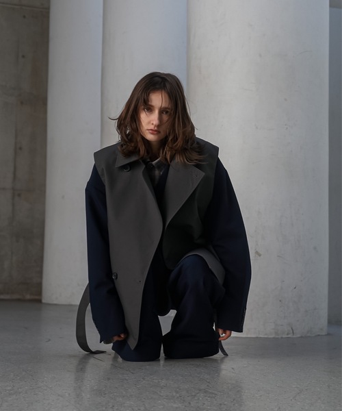 shiki tokyo（シキトウキョウ）の「Oversized Trench Vest / オーバーサイズトレンチベスト（ベスト・メンズ・チャコールグレー/ベージュ・SMALL/MEDIUM/LARGE）」の7枚目の写真