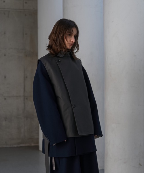 shiki tokyo（シキトウキョウ）の「Oversized Trench Vest / オーバーサイズトレンチベスト（ベスト・メンズ・チャコールグレー/ベージュ・SMALL/MEDIUM/LARGE）」の9枚目の写真