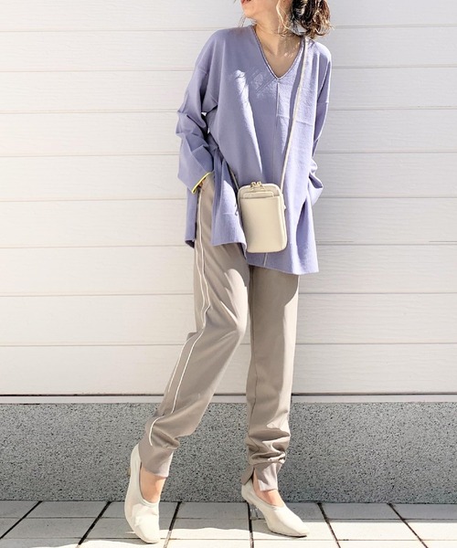 Q（キュー）の「サイドスリットVネックニット（ニット/セーター・レディース・ラベンダー/チャコールグレー・MEDIUM）」の15枚目の写真