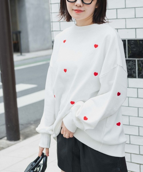 WEGO(ウィゴー)の「WEGO/総柄刺繍スウェット(スウェット・レディース・ブラック/グレー系その他/ブルー/ホワイト/パープル/杢グレー・FREE)」の2枚目の写真