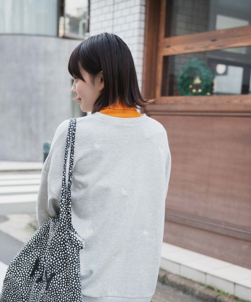 WEGO(ウィゴー)の「WEGO/総柄刺繍スウェット(スウェット・レディース・ブラック/グレー系その他/ブルー/ホワイト/パープル/杢グレー・FREE)」の16枚目の写真