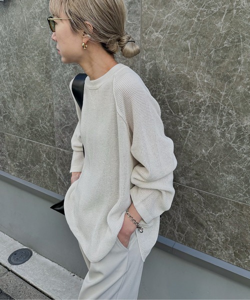 feepur（フェピュール）の「【ハンドウォッシャブル】サーマルライクオーバーニット（ニット/セーター・レディース・オレンジ/ブルー/ブラック/オフホワイト/ピンク・MEDIUM）」の2枚目の写真