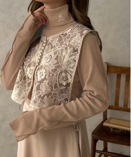 apres jour clair(アプレジュールクレア)の「【apres jour clair】指開きハイネックカットソー【ZOZOTOWN限定アイテム】(Tシャツ/カットソー・レディース・アイボリー/ライトブラウン/ピンクベージュ・フリー/X-LARGE)」の6枚目の写真