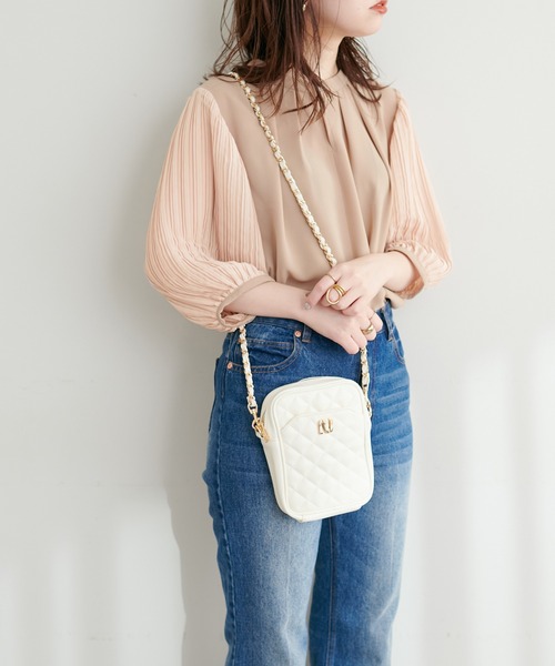 natural couture(ナチュラルクチュール)の「プリーツスリーブきれいめブラウス(シャツ/ブラウス・レディース・ネイビー/ベージュ/オフホワイト/ミント/イエロー・FREE)」の19枚目の写真