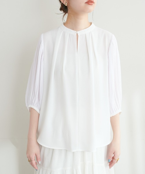 natural couture(ナチュラルクチュール)の「プリーツスリーブきれいめブラウス(シャツ/ブラウス・レディース・ネイビー/ベージュ/オフホワイト/ミント/イエロー・FREE)」の8枚目の写真