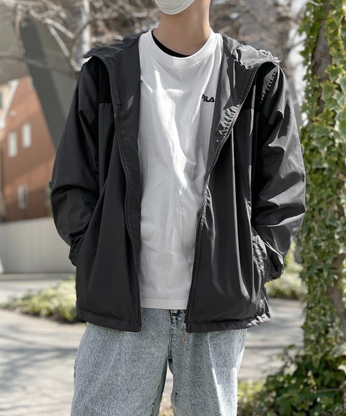 FILA(フィラ)の「FILA/フィラ ブランド ロゴ 裏メッシュ 花粉付着防止 フルジップ マウンテンパーカー ジャンパー(マウンテンパーカー・メンズ・ベージュ/チャコール/ネイビー/ブラック・L/LL/M)」の6枚目の写真