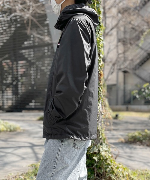 FILA(フィラ)の「FILA/フィラ ブランド ロゴ 裏メッシュ 花粉付着防止 フルジップ マウンテンパーカー ジャンパー(マウンテンパーカー・メンズ・ベージュ/チャコール/ネイビー/ブラック・L/LL/M)」の7枚目の写真