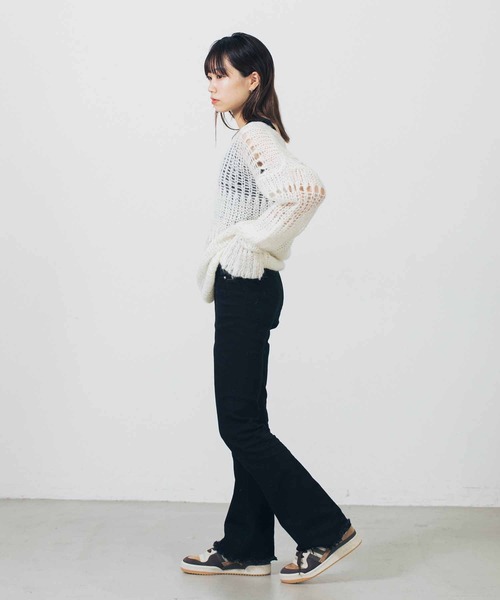 TheOpen Product(ザオープンプロダクト)の「THE OPEN PRODUCT/IRREGULAR NETTED SWEATER/GTO223KT005(ニット/セーター・レディース・ブラック/オフホワイト・1)」の7枚目の写真