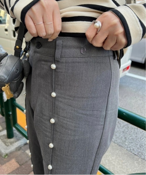 epine（エピヌ）の「e Pearl slacks pants（スラックス・レディース・ネイビー/グレー・S/M）」の4枚目の写真