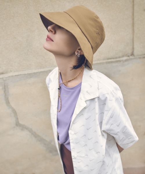 NIKE(ナイキ)の「【NIKE】W NSW MOD WVN SS TOP(シャツ/ブラウス・レディース・ホワイト・SMALL/MEDIUM)」の1枚目の写真