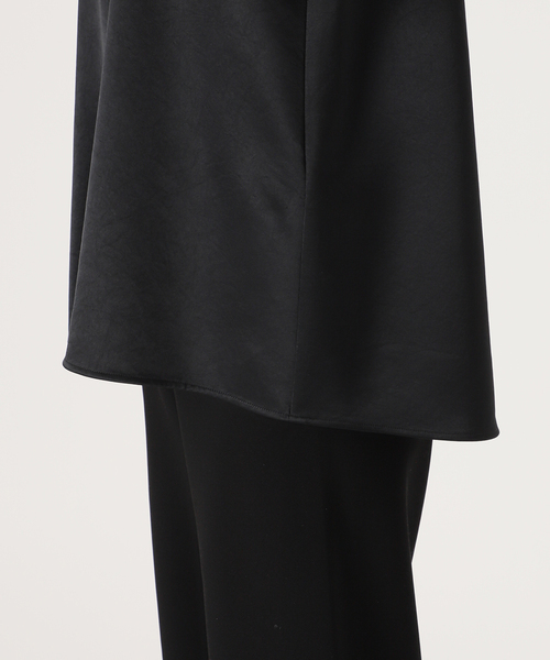 AP STUDIO（エーピーストゥディオ）の「*ミニマルサテンノースリーブブラウス（シャツ/ブラウス・レディース・ネイビー/ブラック・FREE）」の7枚目の写真