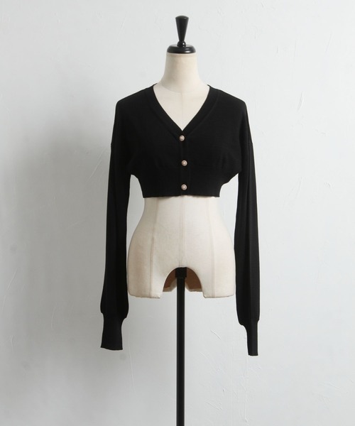 tocco closet(トッコ クローゼット)の「パール釦Vネックショート丈カーディガン(カーディガン/ボレロ・レディース・オフホワイト/ラベンダー/ブラック・M)」の16枚目の写真