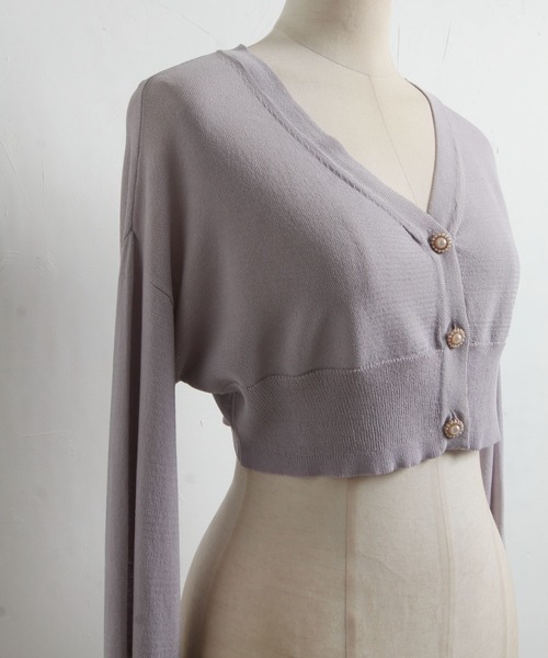 tocco closet(トッコ クローゼット)の「パール釦Vネックショート丈カーディガン(カーディガン/ボレロ・レディース・オフホワイト/ラベンダー/ブラック・M)」の22枚目の写真