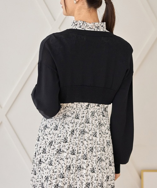 tocco closet(トッコ クローゼット)の「パール釦Vネックショート丈カーディガン(カーディガン/ボレロ・レディース・オフホワイト/ラベンダー/ブラック・M)」の11枚目の写真