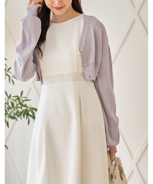 tocco closet(トッコ クローゼット)の「パール釦Vネックショート丈カーディガン(カーディガン/ボレロ・レディース・オフホワイト/ラベンダー/ブラック・M)」の12枚目の写真