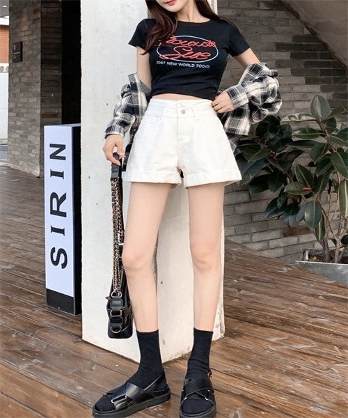 FREE STYLISTS（フリー スタイリスト）の「ロールアップデニムショートパンツ（デニムパンツ・レディース・ホワイト/ブラック/ブルー・L/XL/S/M/2XL）」の5枚目の写真