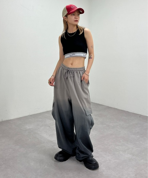 WHO'S WHO gallery（フーズフーギャラリー）の「グラデ裏毛カーゴワイドパンツ（カーゴパンツ・レディース・グレー・FREE）」の6枚目の写真