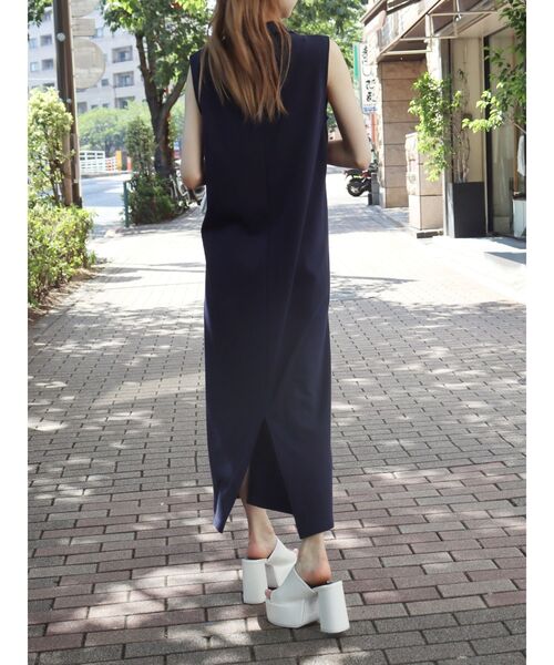 EVRIS（エヴリス）の「チャンキーヒールサンダル（サンダル・レディース・ホワイト/ブラック・SMALL/MEDIUM/LARGE）」の4枚目の写真