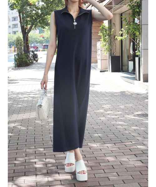 EVRIS（エヴリス）の「チャンキーヒールサンダル（サンダル・レディース・ホワイト/ブラック・SMALL/MEDIUM/LARGE）」の5枚目の写真