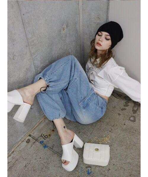 EVRIS（エヴリス）の「チャンキーヒールサンダル（サンダル・レディース・ホワイト/ブラック・SMALL/MEDIUM/LARGE）」の11枚目の写真