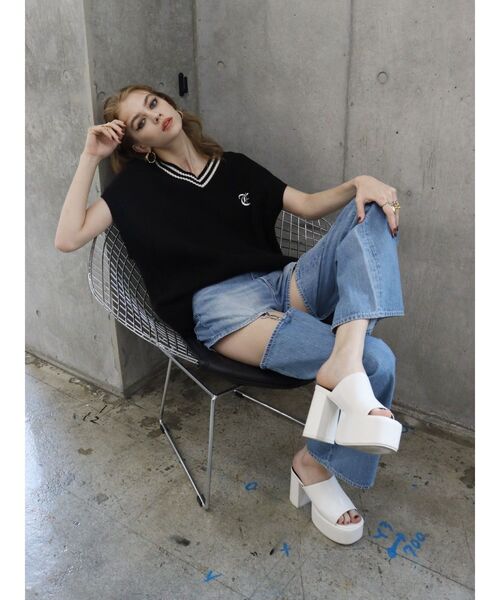 EVRIS（エヴリス）の「チャンキーヒールサンダル（サンダル・レディース・ホワイト/ブラック・SMALL/MEDIUM/LARGE）」の13枚目の写真