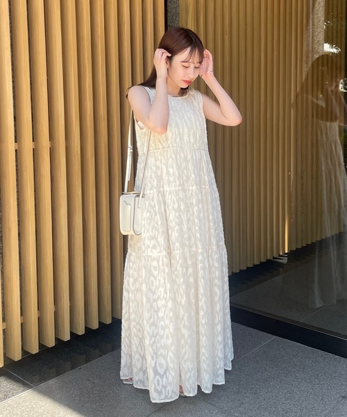mline（エムライン）の「[mline] ギャザーノースリワンピース（ワンピース・レディース・オフホワイト/ブラック・1/2）」の2枚目の写真