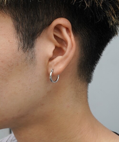 tk.TAKEO KIKUCHI（ティーケータケオキクチ）の「◆フープピアス（ピアス（両耳用）・メンズ・シルバー/ブラック・00）」の8枚目の写真