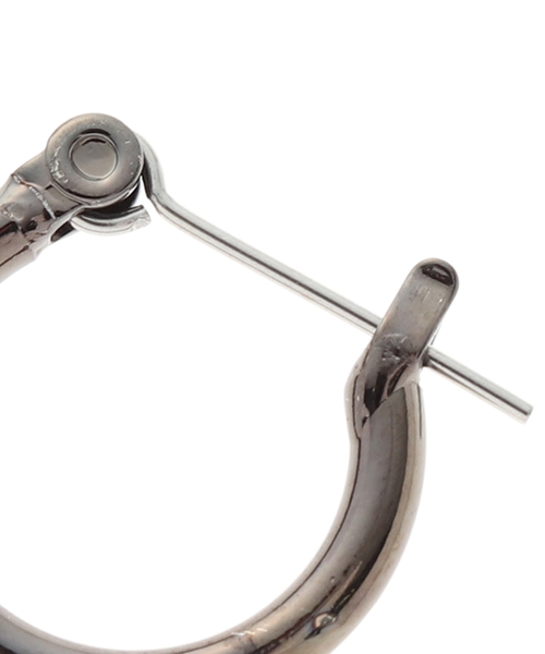 tk.TAKEO KIKUCHI（ティーケータケオキクチ）の「◆フープピアス（ピアス（両耳用）・メンズ・シルバー/ブラック・00）」の6枚目の写真