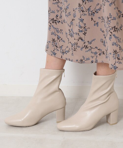 SHOO・LA・RUE（シューラルー）の「◆やわらかく履きやすい 高見え ストレッチブーツ（ブーツ・レディース・サンドベージュ/ブラック/ナチュラル・25/45/35）」の5枚目の写真