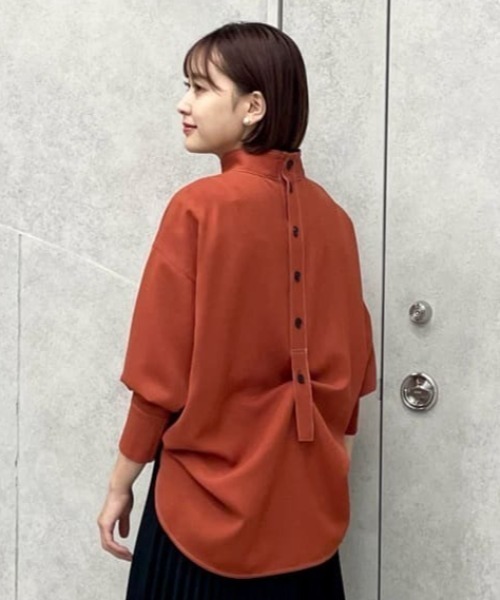 CAST:(キャストコロン)の「【NAVY】【大人気定番】バックボタンブラウス(シャツ/ブラウス・レディース・オフホワイト/ネイビー/グレー/レッド・M/S)」の13枚目の写真