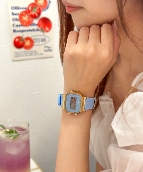 ICE WATCH（アイスウォッチ）の「「Ice-Watch アイスウォッチ」ICE digit retro アイスデジット　レトロ（デジタル腕時計・レディース・オレンジ/ライム/ベビーピンク/イエロー/ライトグリーン/スモークピンク/エメラルドブルー/ラベンダー/ホワイト/コーラル/ライトベージュ/フューシャピンク/ライトオリーブ/ライトブルー・32mm）」の6枚目の写真