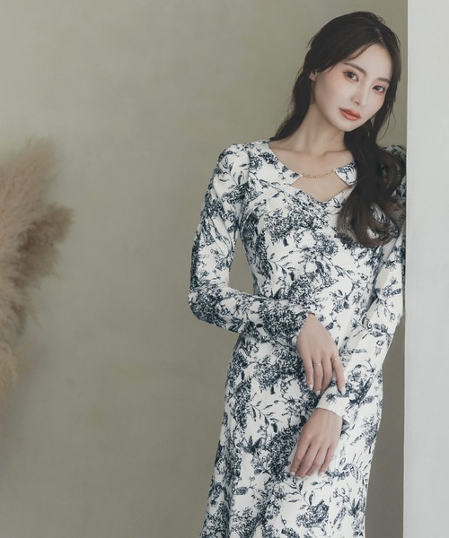 Julia Boutique(ジュリアブティック)の「トワルドジュイ柄チェーン付きマーメイドワンピース/23511(ワンピース・レディース・グレイッシュブルー・ONE)」の7枚目の写真