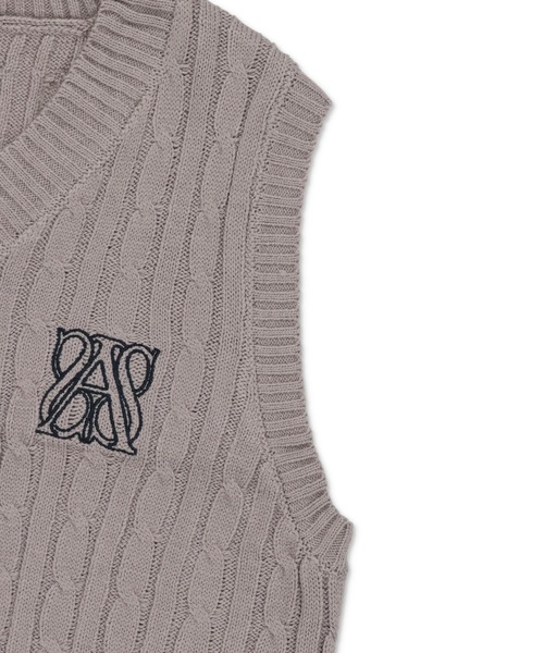 SPINNS（スピンズ）の「ショート丈ケーブルニットベスト（ベスト・レディース・ダークブルー/グレー/ネイビー/ダークパープル/アイボリー・ONESIZE）」の9枚目の写真