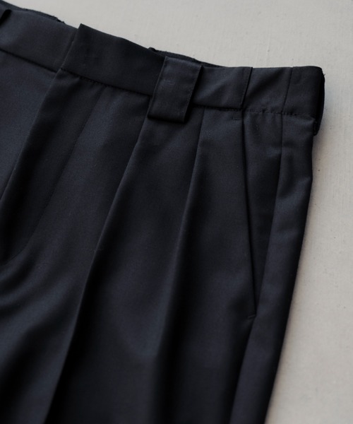 Center press two tuck wide straight slacks / センタープレス