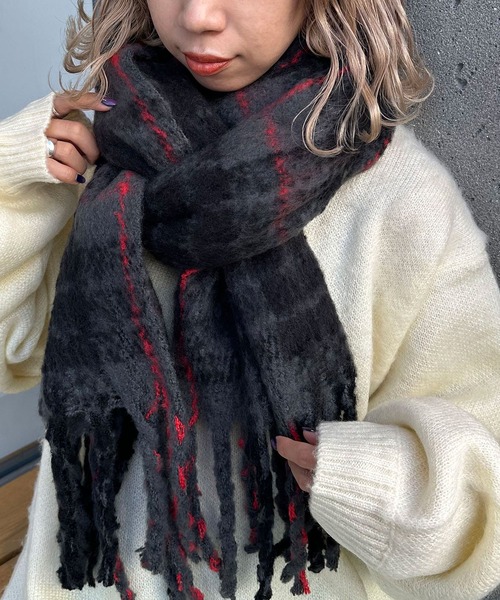 CIAOPANIC（チャオパニック）の「フリンジビックチェックマフラー（マフラー・レディース・イエロー/グレー/レッド/パープル/ホワイト/ブルー・FREE）」の3枚目の写真