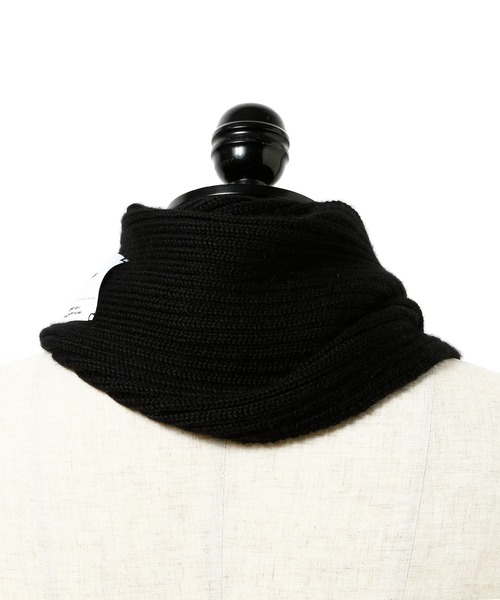 THE INOUE BROTHERS（ザイノウエブラザーズ）の「【別注】THE INOUE BROTHERS Snood Baby Alpaca TIB23-AL1121FG（ストール/ショール・メンズ・ブラック・ONE SIZE）」の6枚目の写真