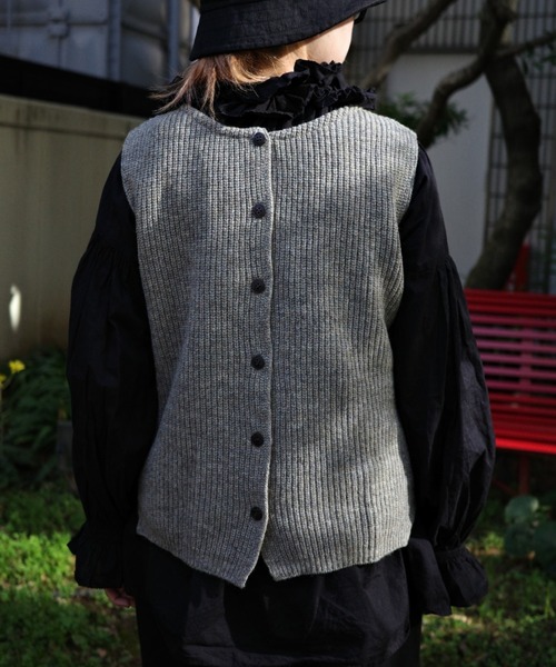 BEAVER（ビーバー）の「B omnivore/ビーオムニボー  シャペウベスト（ニット/セーター・レディース・ブラック/モカ・F）」の4枚目の写真